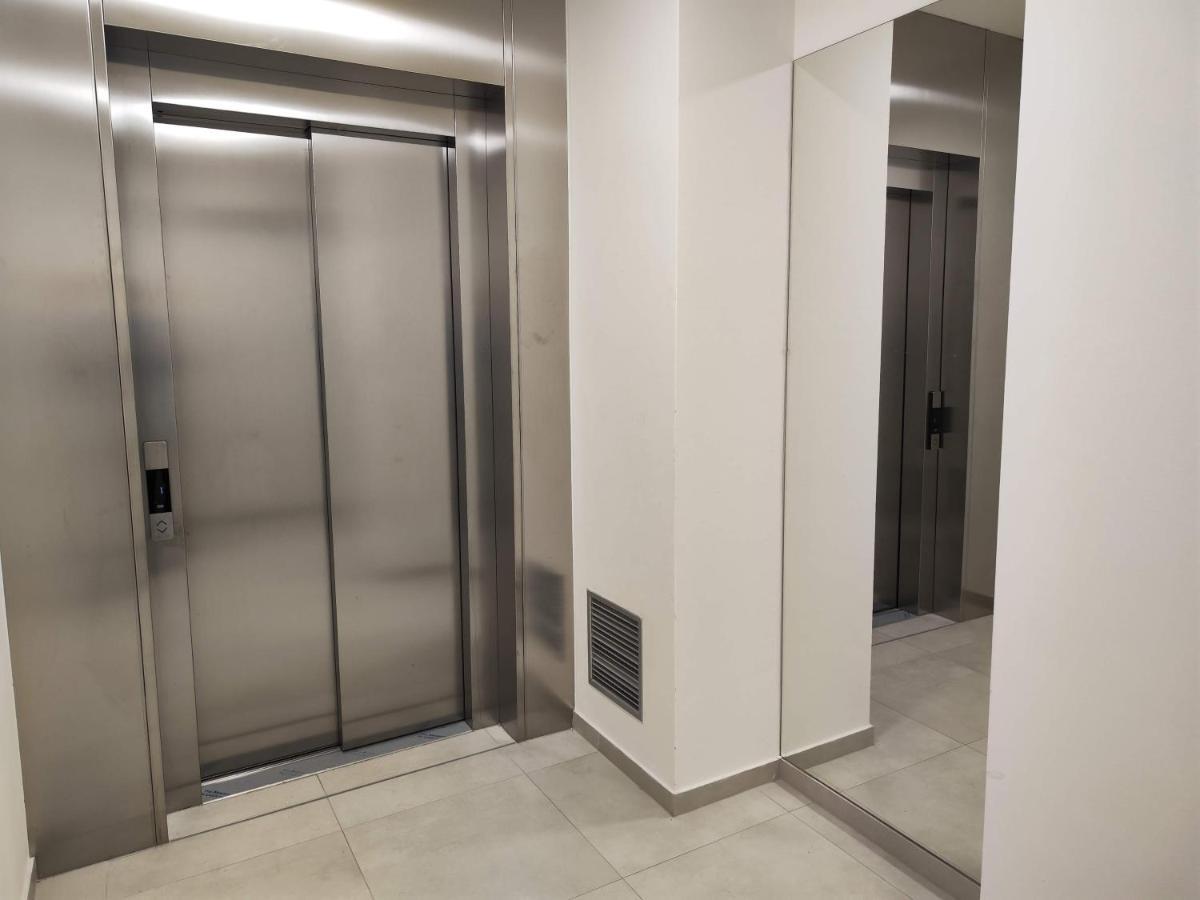 Yarn - Brand New - Free Parking - Balcony With City View - Central Shopping Mall Bratislava Exteriör bild