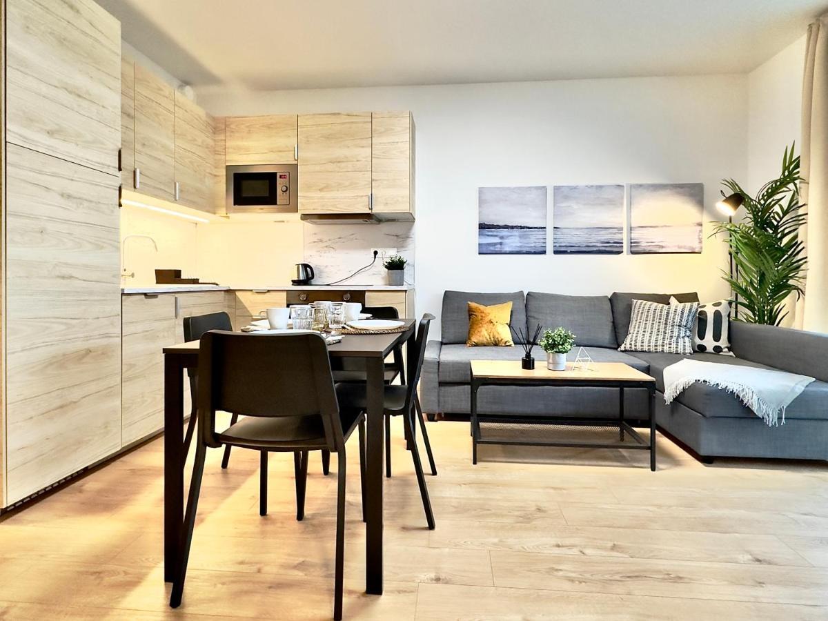 Yarn - Brand New - Free Parking - Balcony With City View - Central Shopping Mall Bratislava Exteriör bild