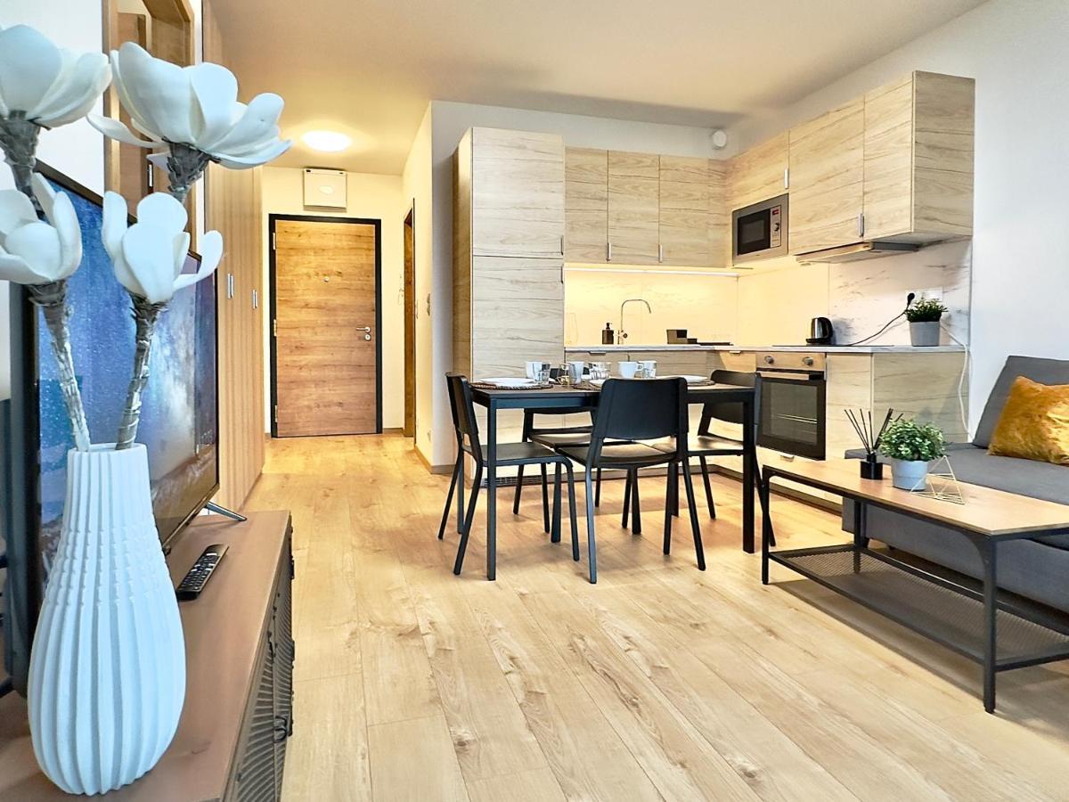Yarn - Brand New - Free Parking - Balcony With City View - Central Shopping Mall Bratislava Exteriör bild