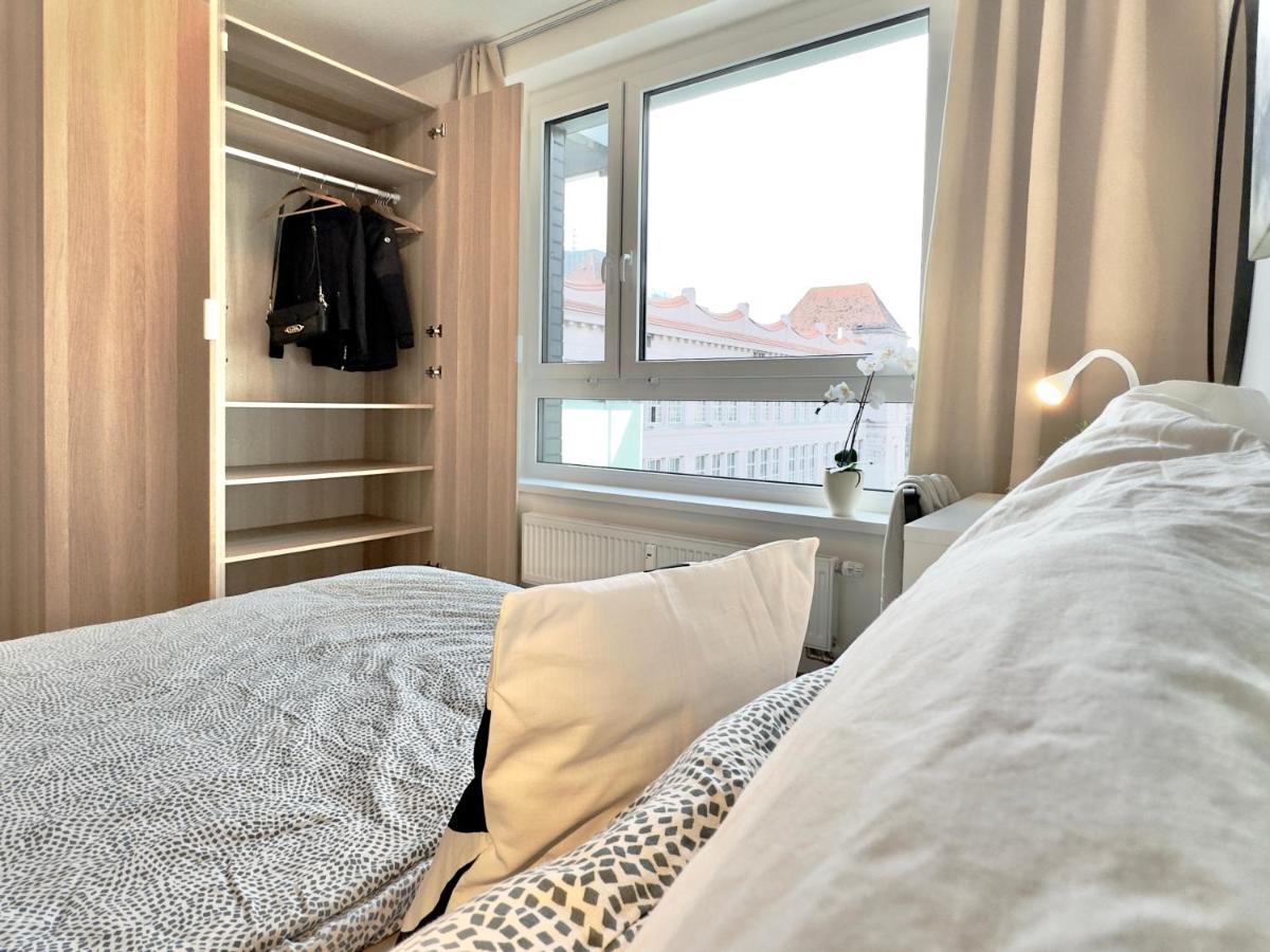 Yarn - Brand New - Free Parking - Balcony With City View - Central Shopping Mall Bratislava Exteriör bild